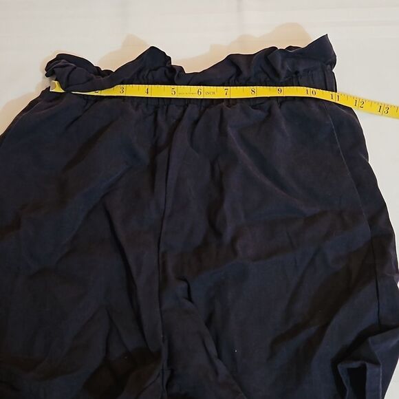 H&M Black paperbag shorts size 2 - Picture 6 of 8